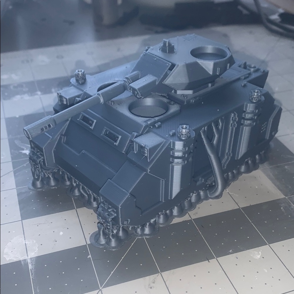 Predator Tank With Auto Cannon - Picture 2 of 10